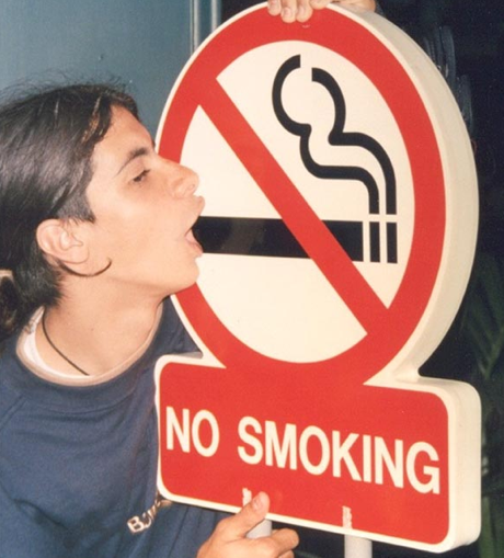 Cuando coño prohibiran fumar Tabaco en España?