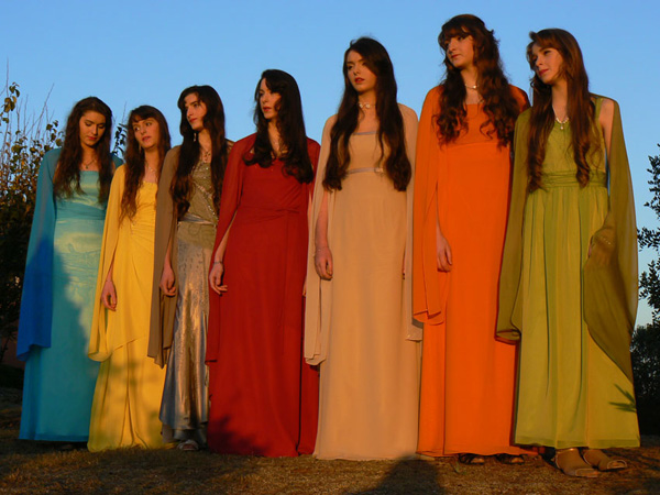 La historia de 7 hermanas que le cantaban a Dios